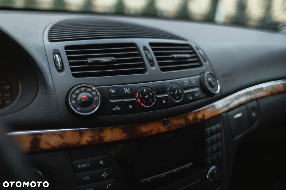 Mercedes-Benz Klasa E 220 CDI Automatik Elegance - 33