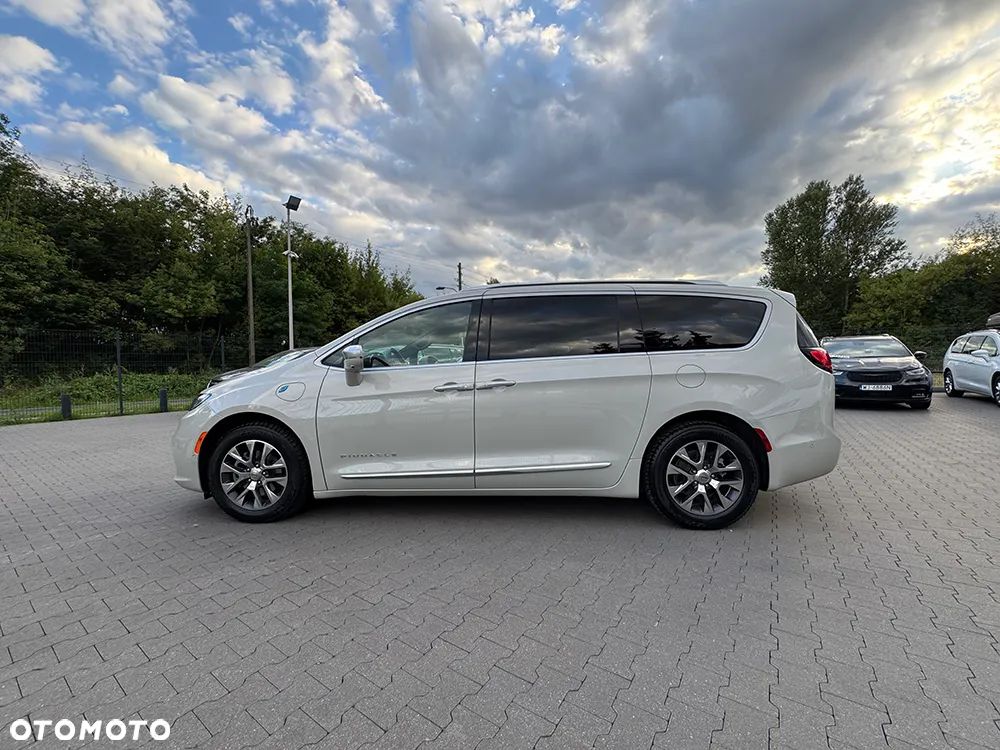 Chrysler Pacifica - 5