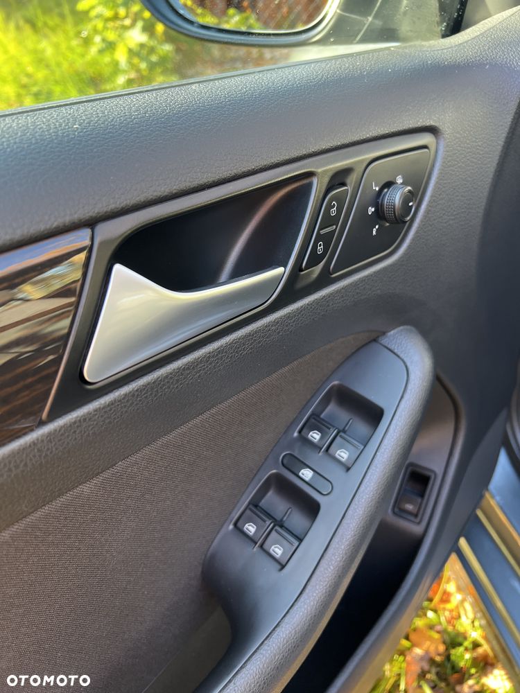 Volkswagen Jetta 1.4 TSI BMT Comfortline - 24