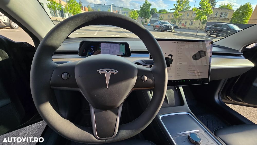 Tesla Model 3 - 16