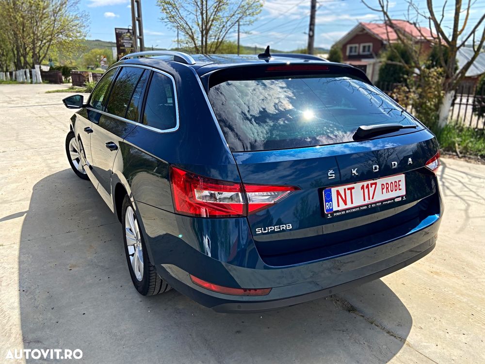 Skoda Superb 2.0 TDI DSG Premium Edition - 24