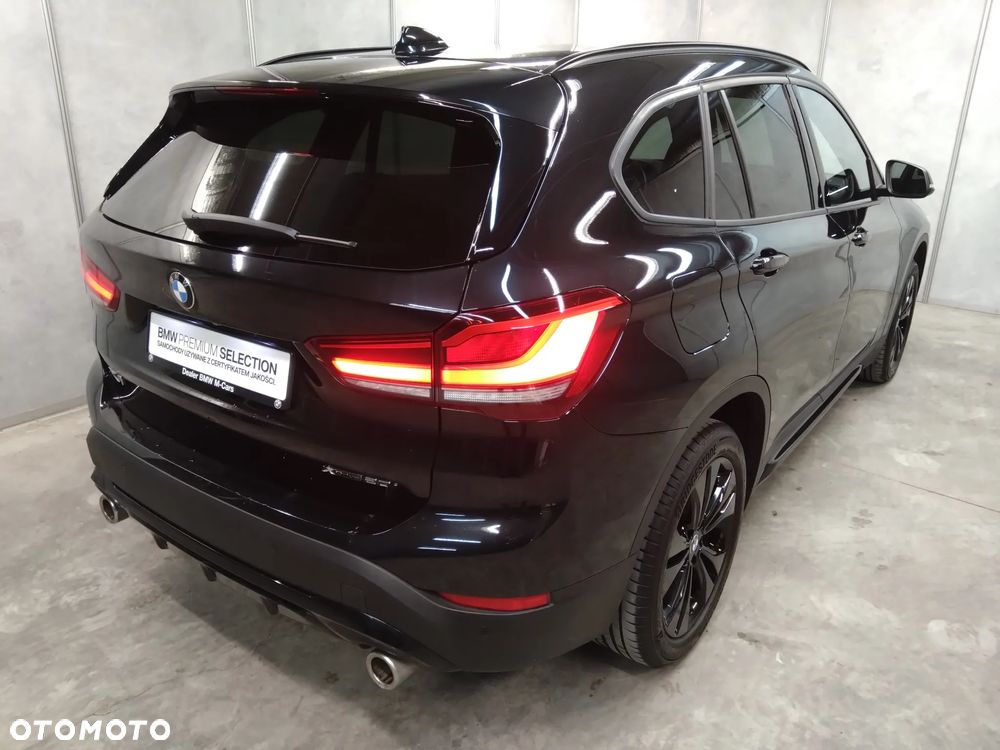BMW X1 xDrive20i Sport Line - 6
