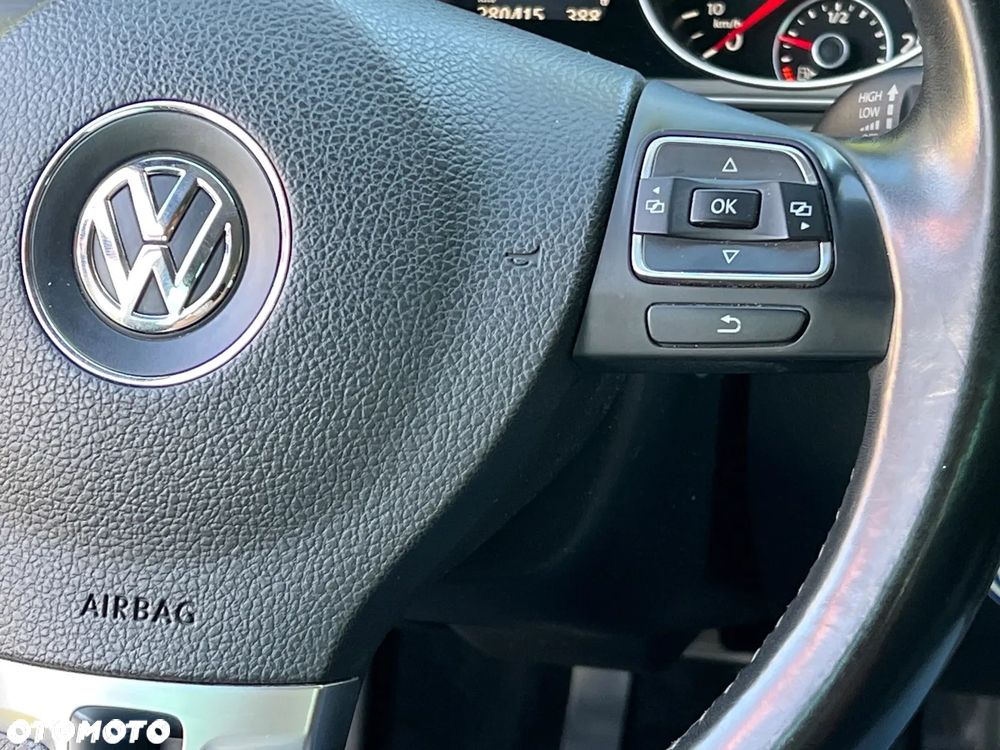 Volkswagen Passat - 21