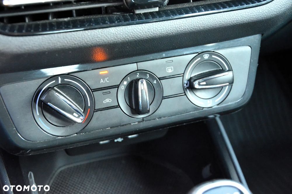 Skoda Fabia 1.0 Ambition - 28