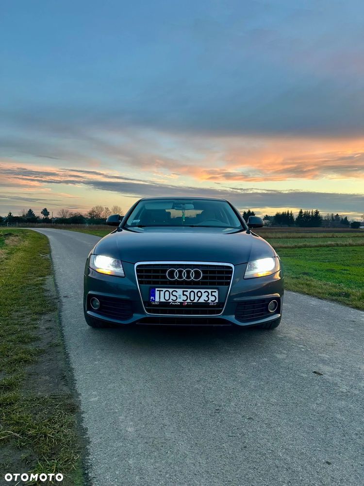 Audi A4 Limousine - 3