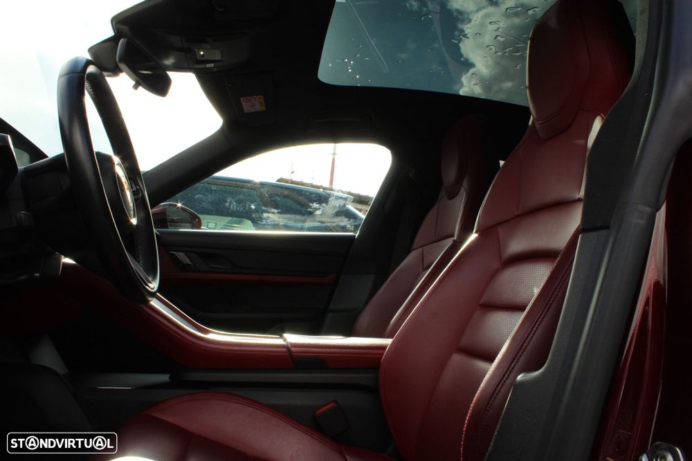 Porsche Taycan 4S - 34