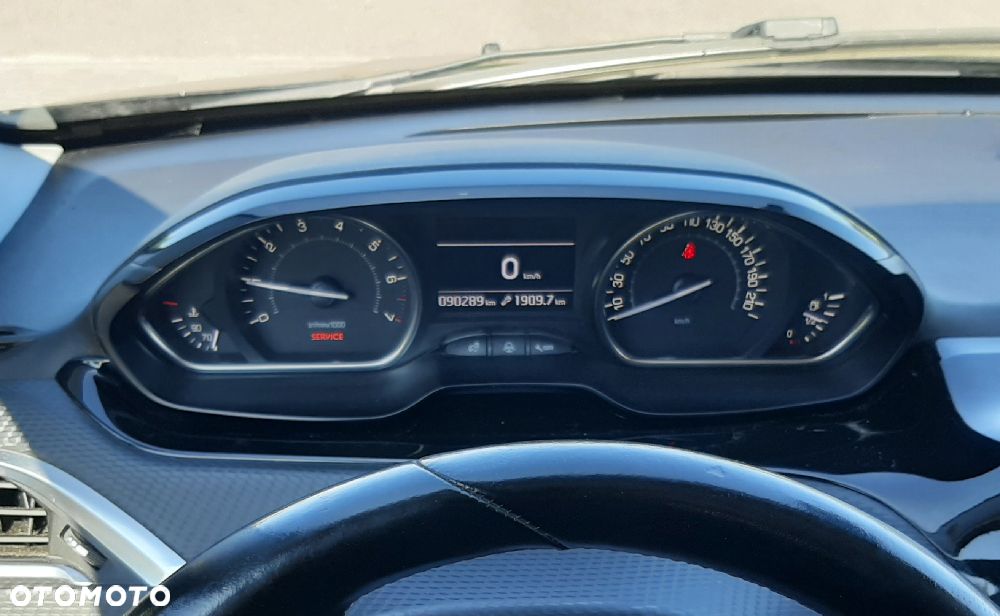 Peugeot 2008 - 11