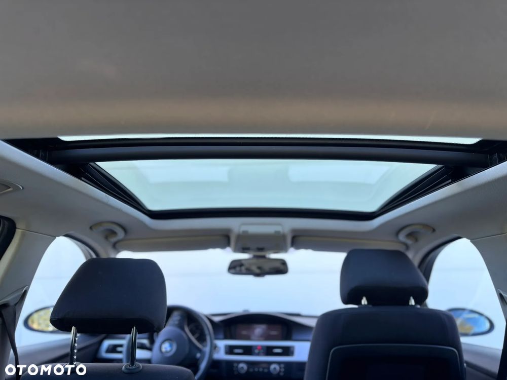 BMW Seria 3 320d - 25