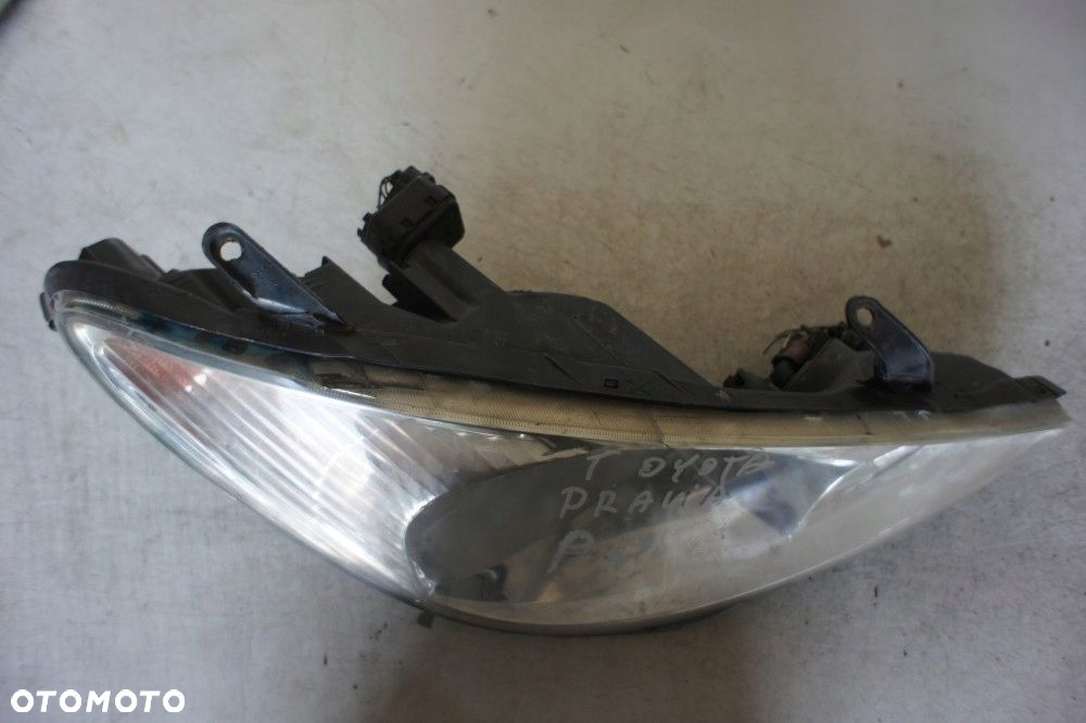 TOYOTA PREVIA LAMPA PRAWY PRZÓD - 2