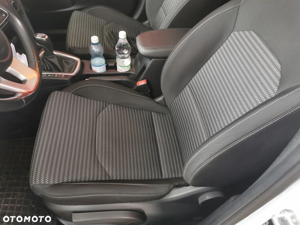 Kia Ceed 1.5 T-GDI M - 17