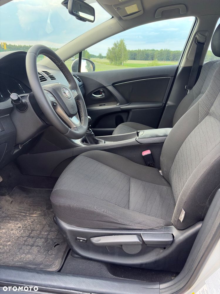 Toyota Avensis - 10