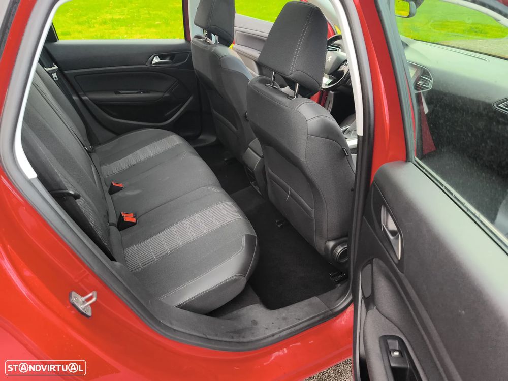 Peugeot 308 SW 1.2 PureTech Allure Pack - 12