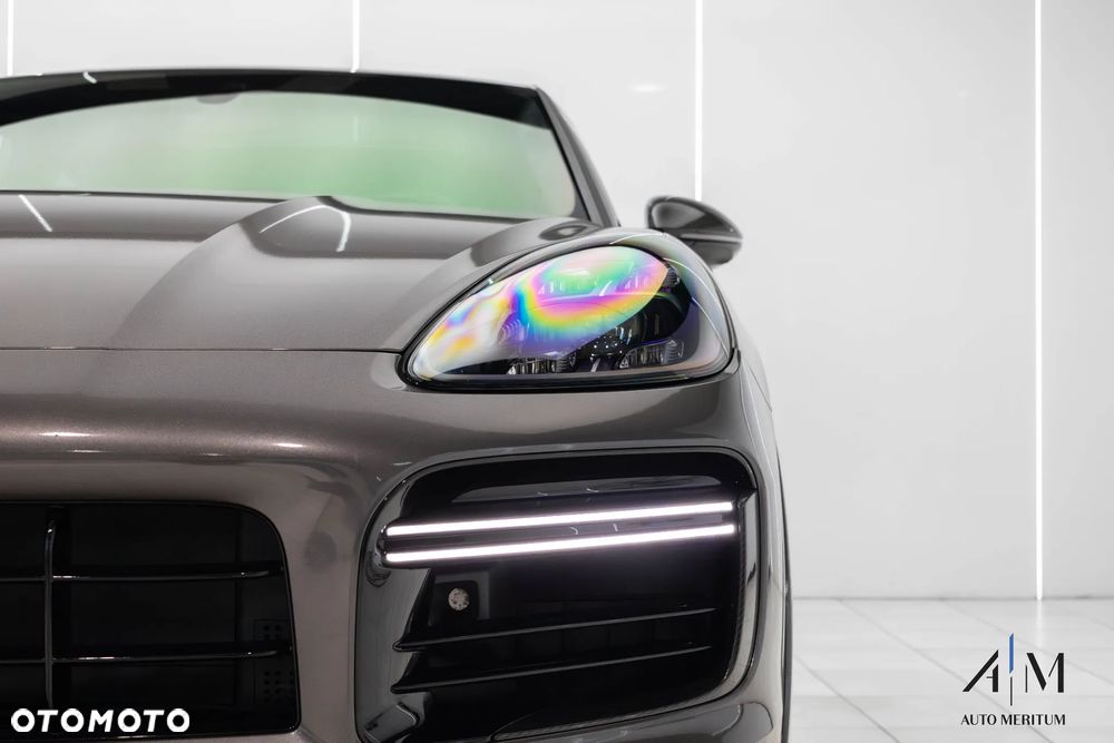 Porsche Cayenne Turbo S E-Hybrid - 4