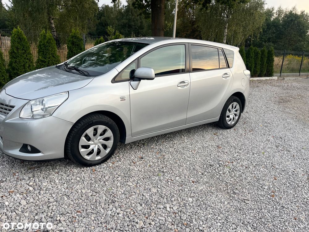 Toyota Verso 2.0 D-4D - 1