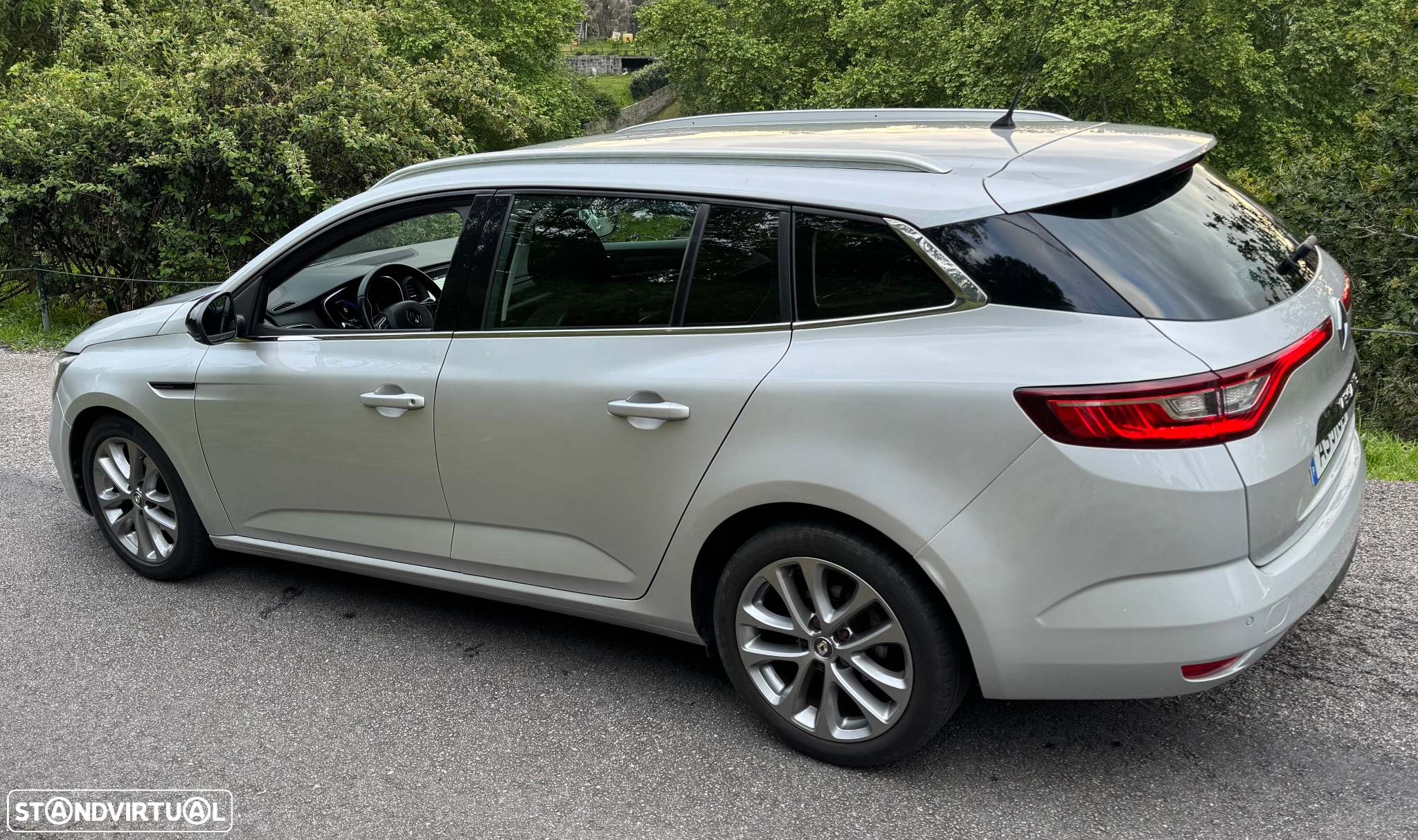 Renault Mégane Sport Tourer dCi 110 FAP EDC Dynamique - 9
