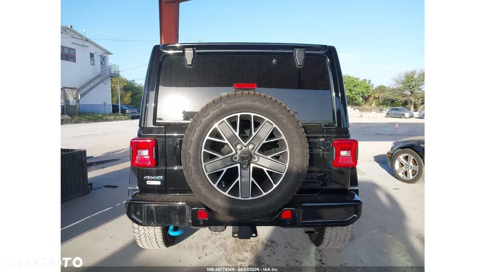 Jeep Wrangler - 8