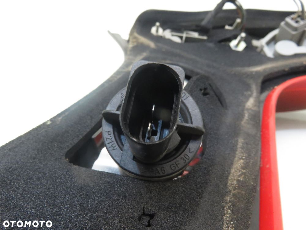 LAMPA PRAWA TYLNA VOLVO C30 - 2