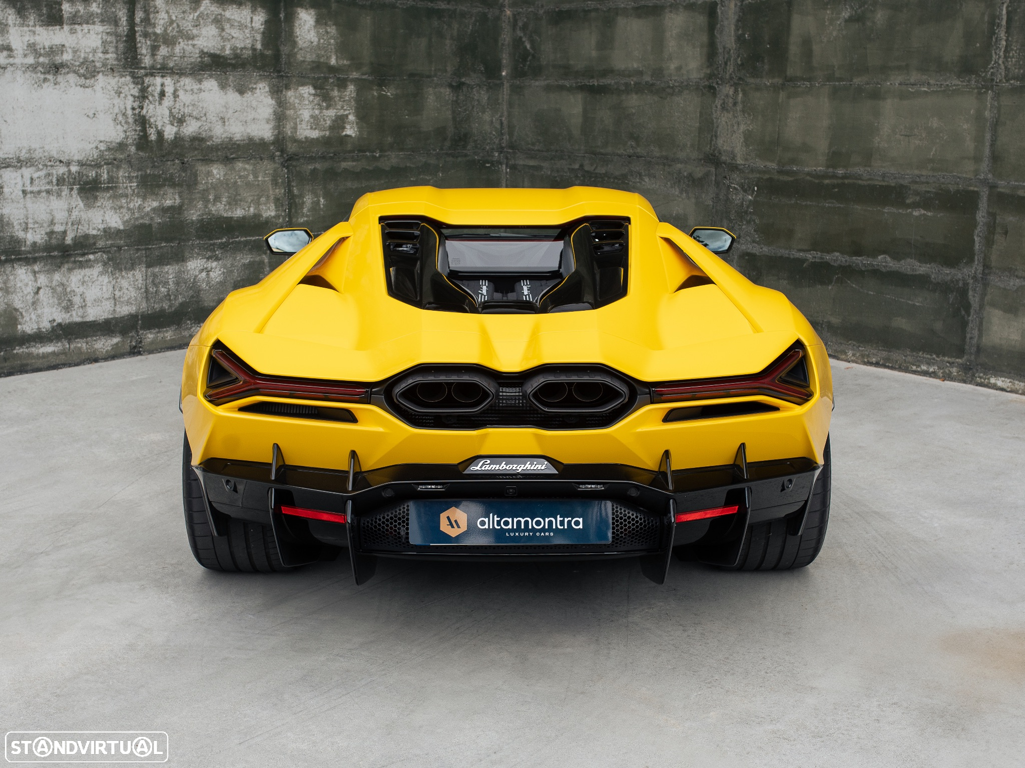 Lamborghini Revuelto - 16