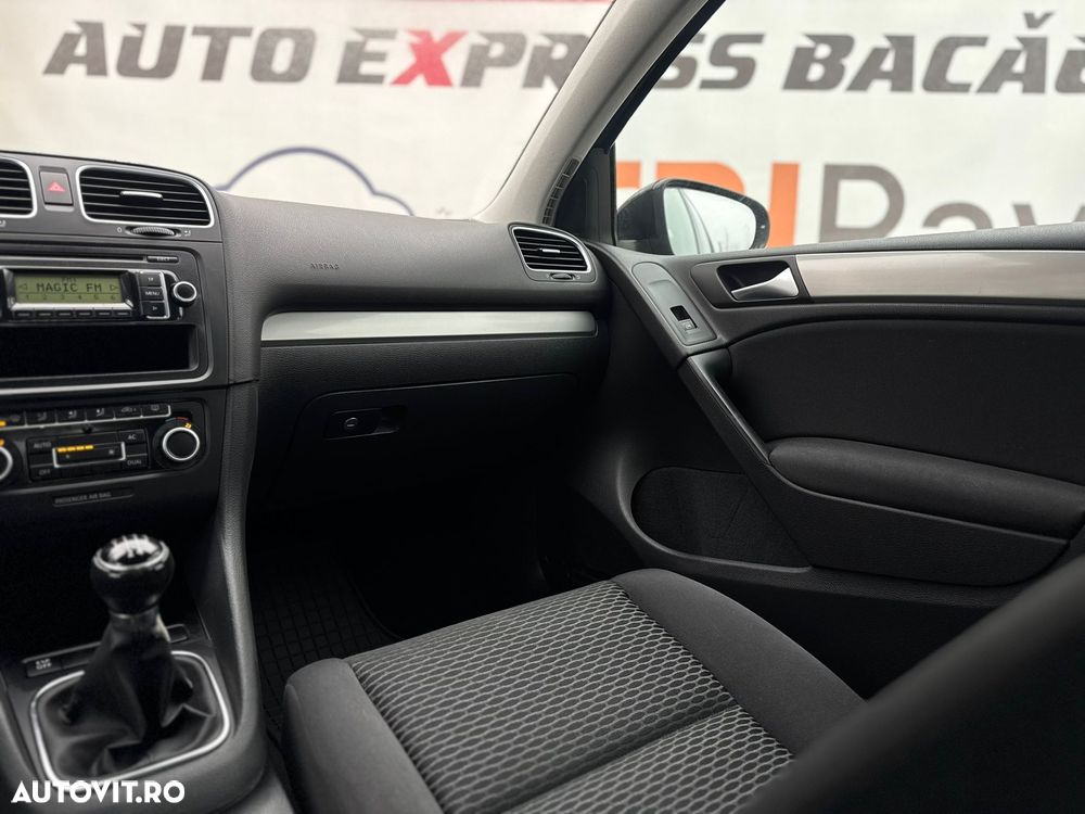 Volkswagen Golf - 26