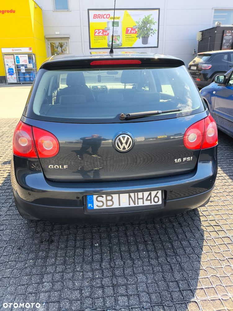 Volkswagen Golf 1.6 FSI Comfortline - 6