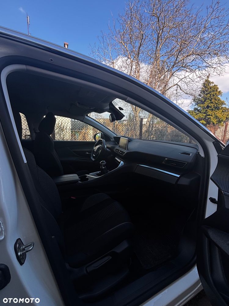 Peugeot 3008 1.2 PureTech GPF Active S&S - 11