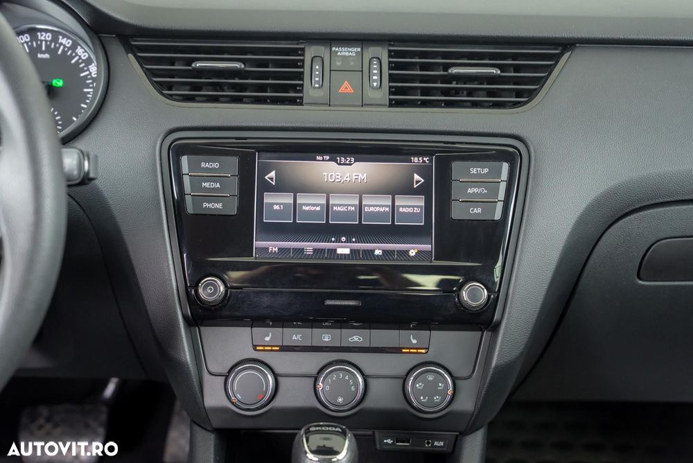 Skoda Octavia 1.6 FSI Automatik Ambiente - 19