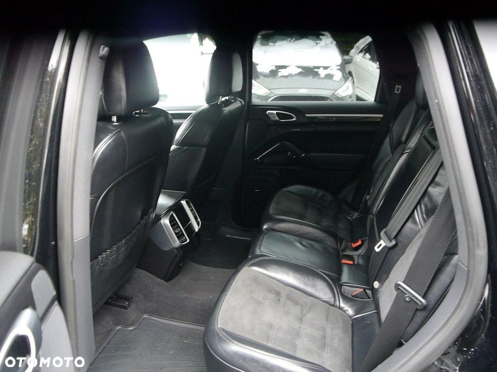 Porsche Cayenne - 28