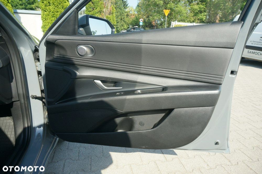 Hyundai Elantra 1.6 Modern - 25