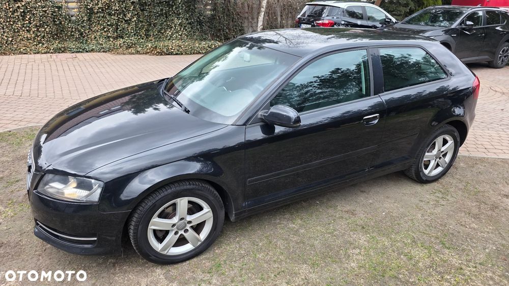 Audi A3 3-drzwiowe 1.6 TDI DPF Attraction - 8