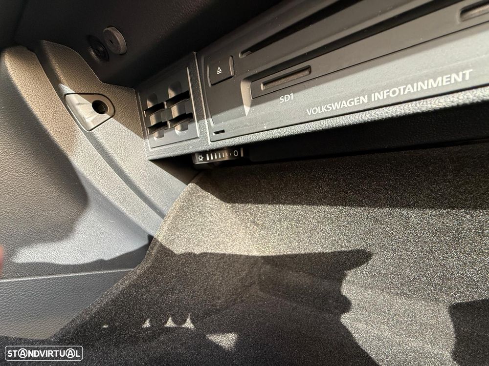 VW Golf Variant 1.6 TDi Highline DSG - 26