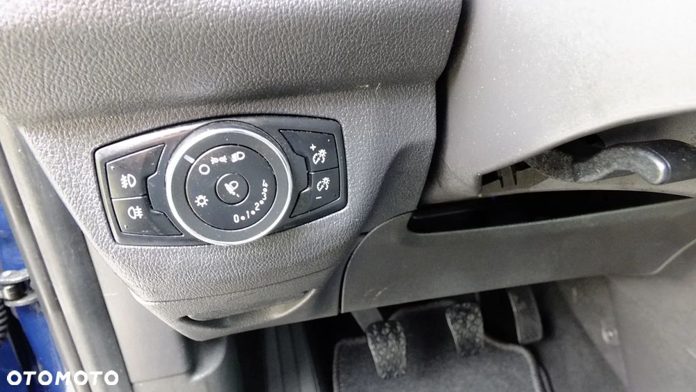 Ford Tourneo Courier 1.0 EcoBoost Trend - 32