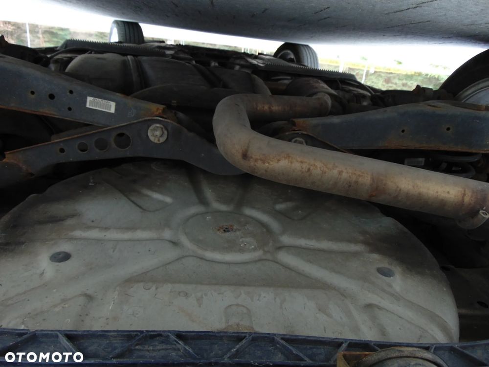 Volkswagen Touran 2.0 TDI DPF MATCH - 20