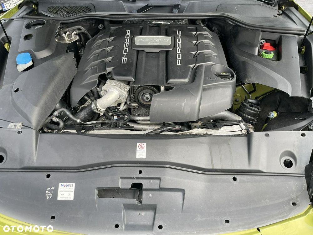 Porsche Cayenne S Diesel Platinum Edition - 18