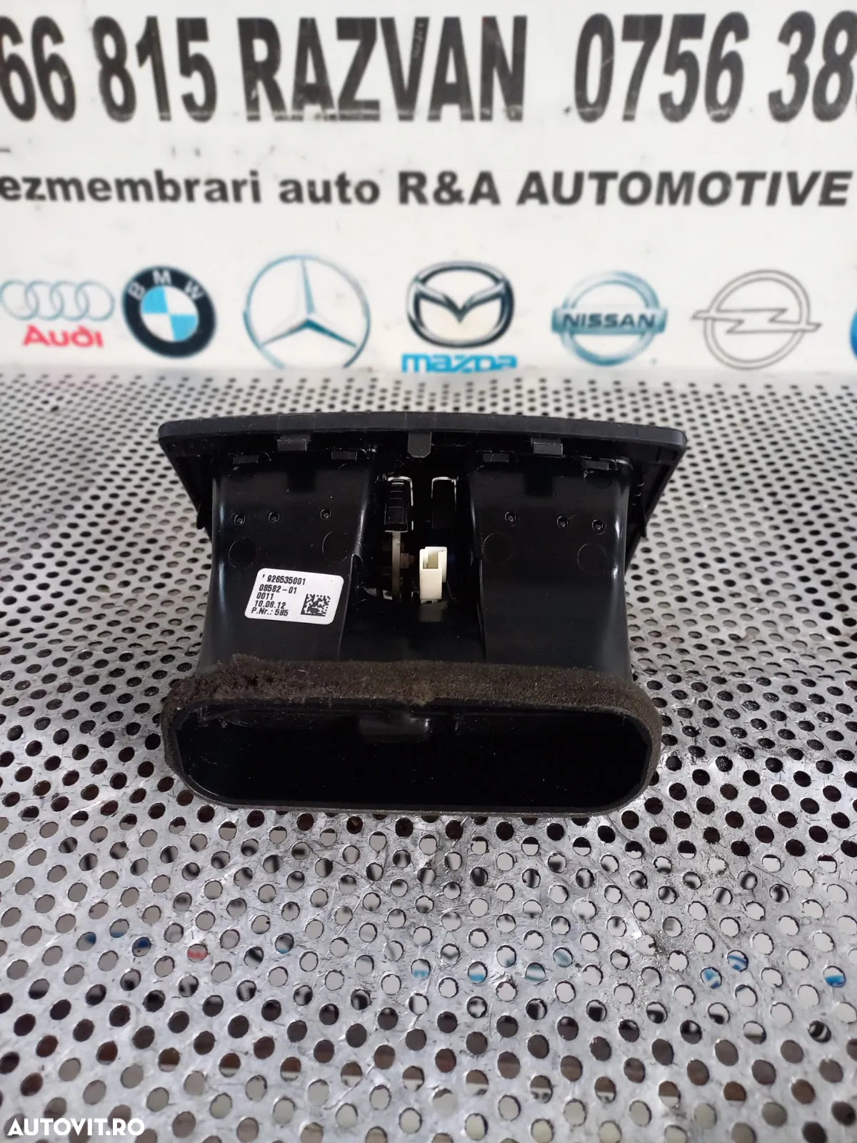 Grile Grila Ventilatie Spate Bmw Seria 3 F30 F31 Dezmembrez Motor N47D20D  - Dezmembrari Arad - 8