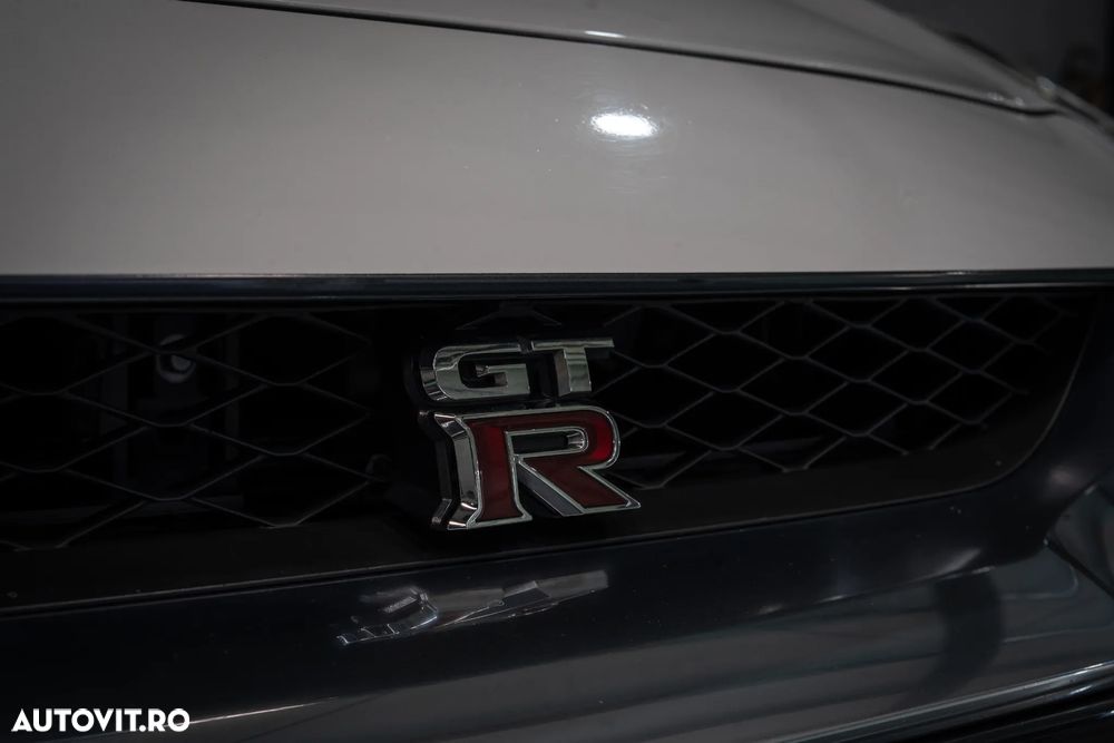 Nissan GT-R - 33