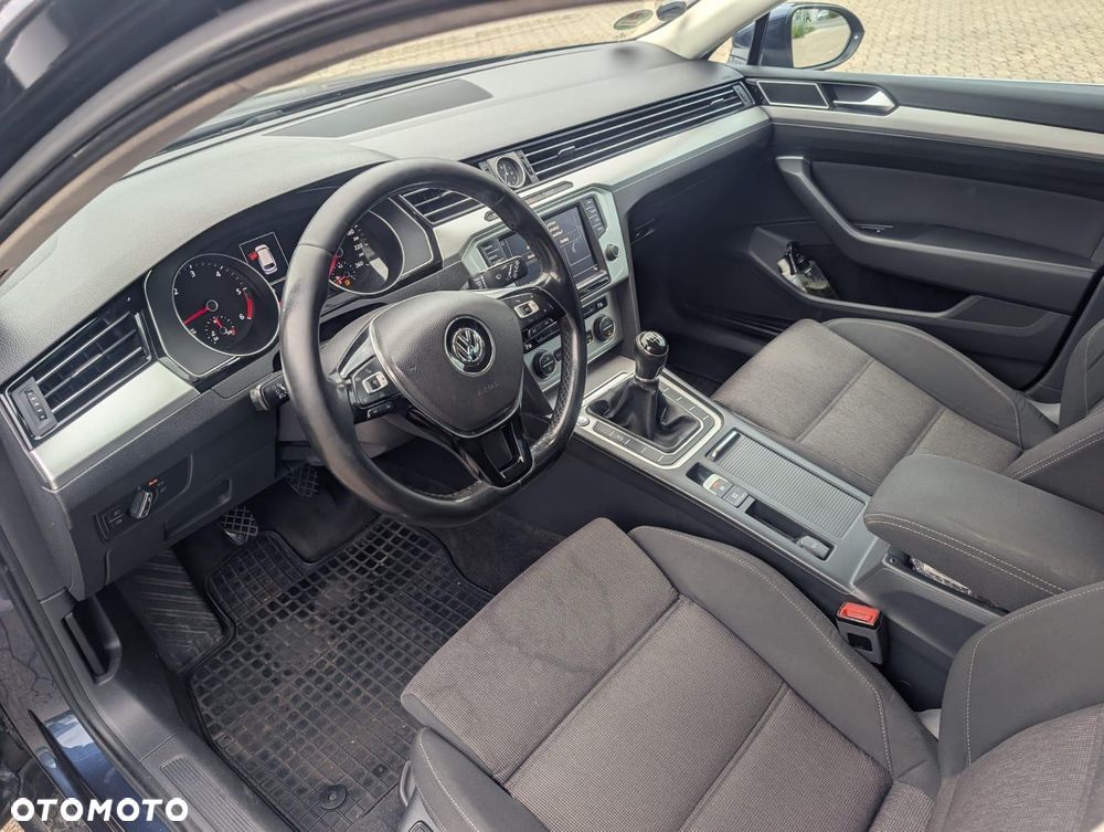 Volkswagen Passat 2.0 TDI (BlueMotion Technology) Comfortline - 8