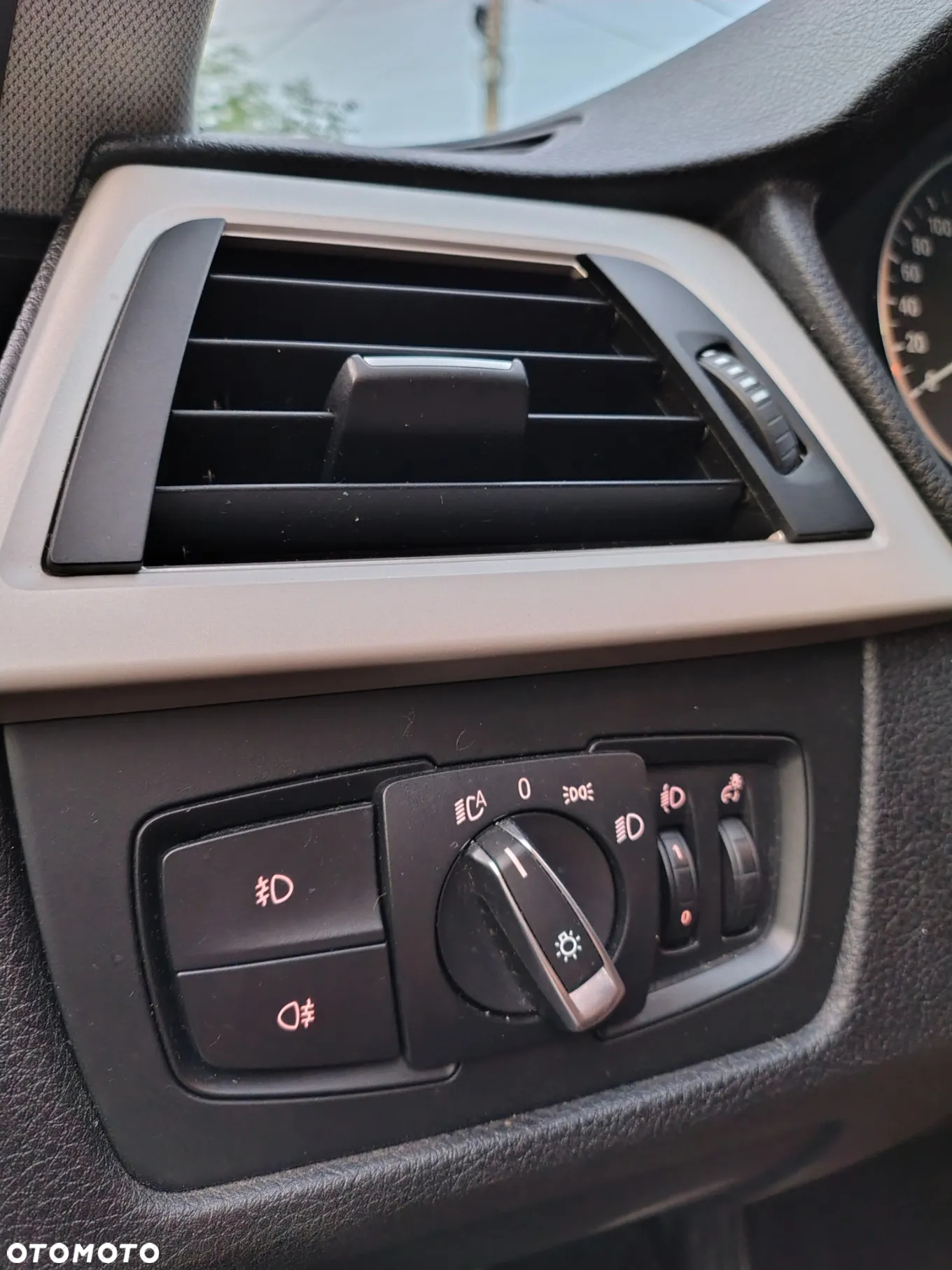 BMW Seria 3 318d Touring - 16