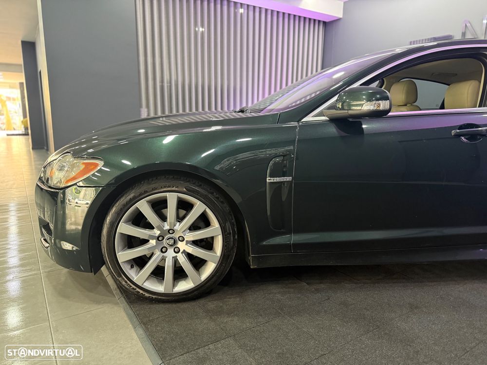 Jaguar XF 2.7 V6 Premium Luxury - 6