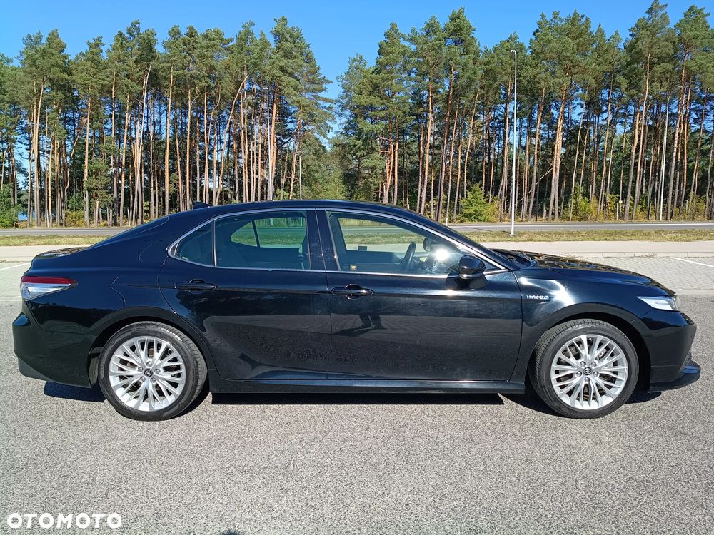 Toyota Camry 2.5 Hybrid Executive CVT - 17