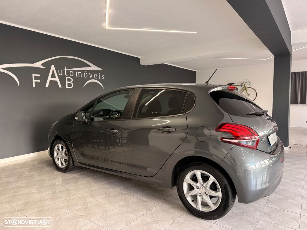Peugeot 208 1.2 PureTech Style - 7