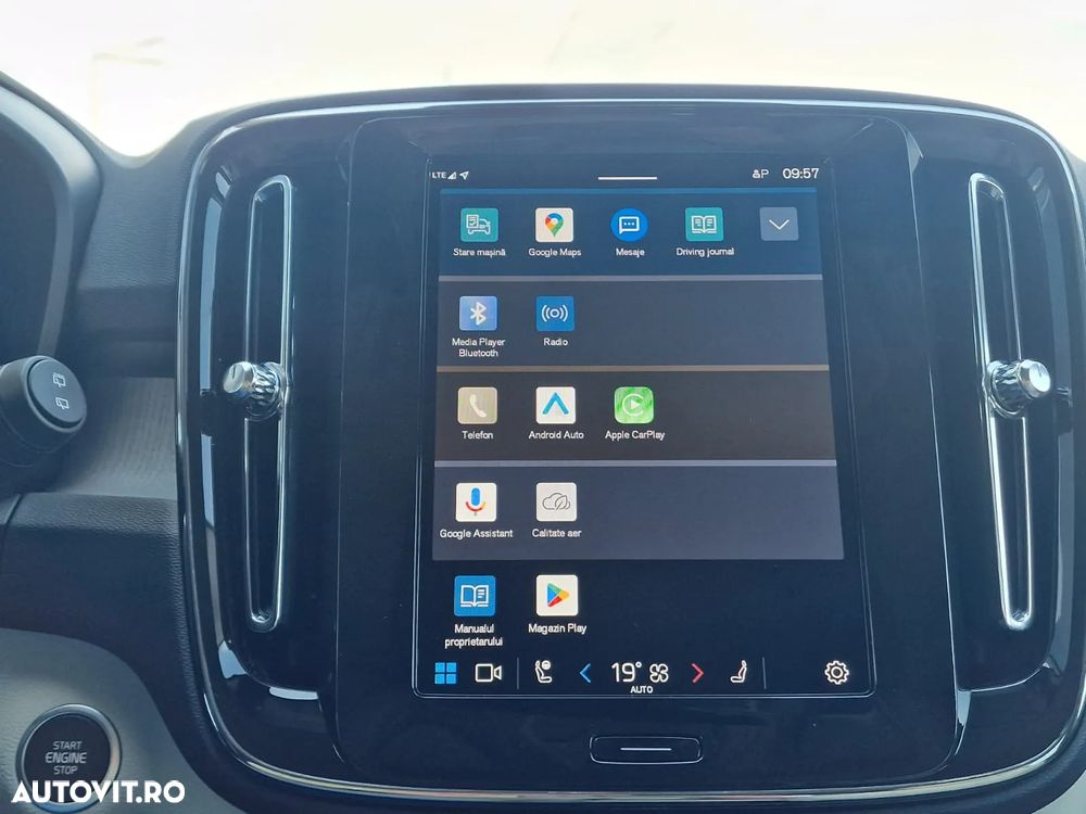 Volvo XC 40 B4 AT FWD MHEV Ultimate Dark - 19