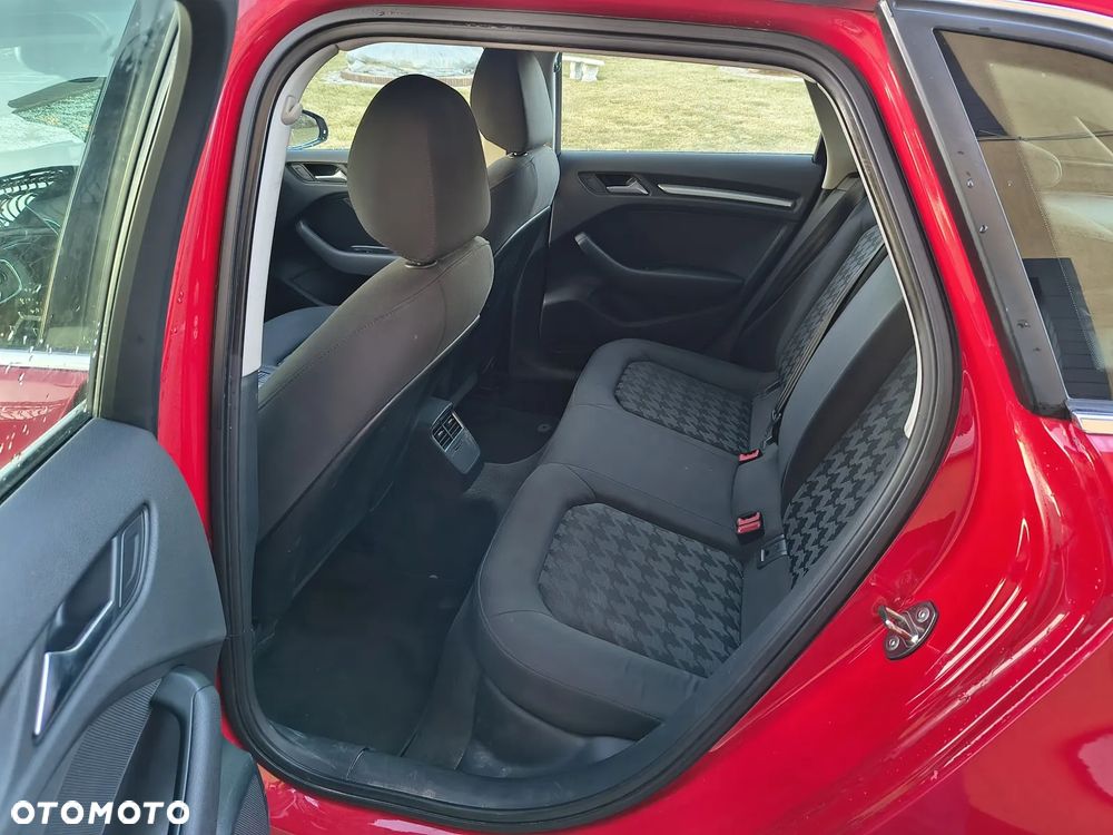 Audi A3 Sportback - 16