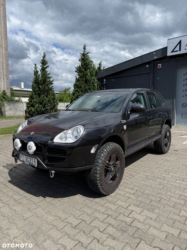 Porsche Cayenne - 1