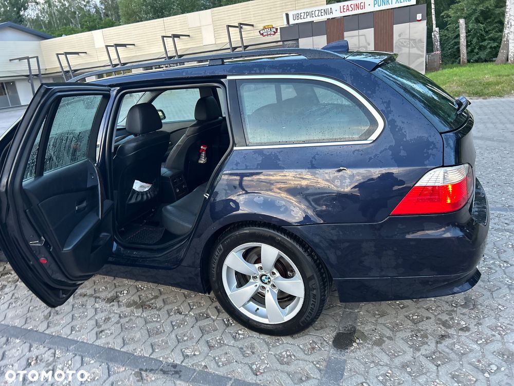BMW Seria 5 525d - 22