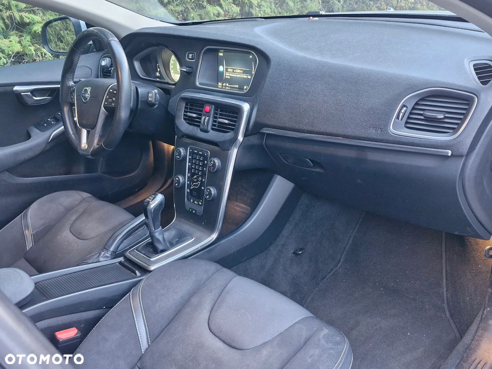 Volvo V40 D4 Inscription - 15