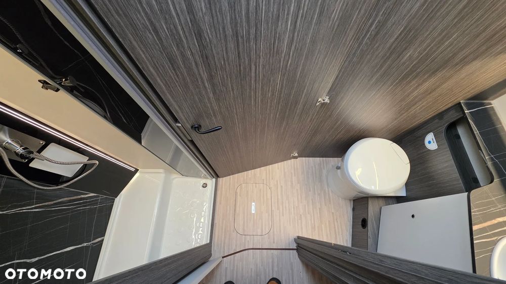 McLOUIS NEVIS 879 - INTEGRA - KAMPER - 18