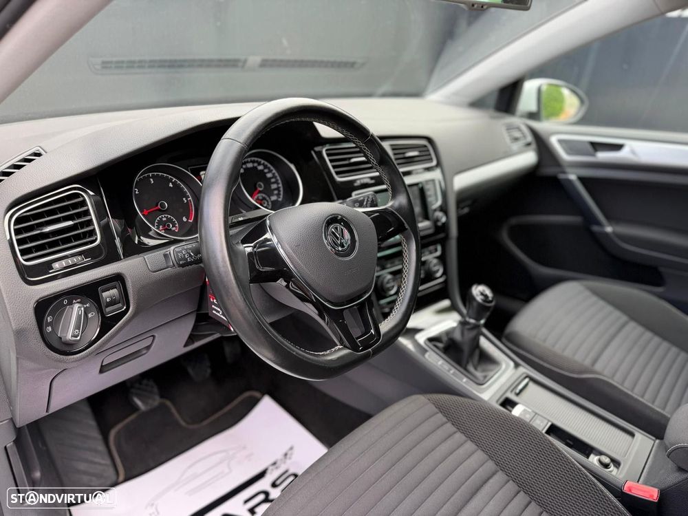 VW Golf - 12