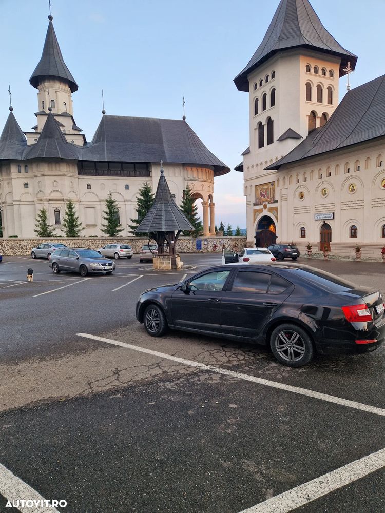 Skoda Octavia 1.6 TDI ELEGANCE - 6