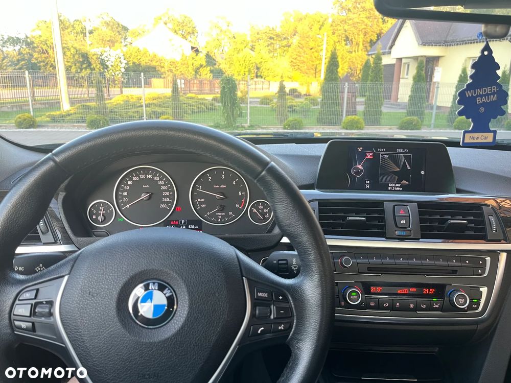 BMW Seria 3 318d Luxury Line - 9