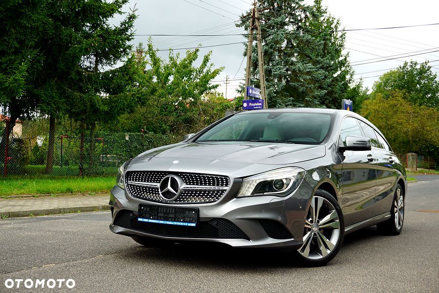 Mercedes-Benz CLA 180 Peak Edition - 4